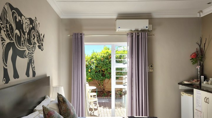 Green Kalahari Guesthouse