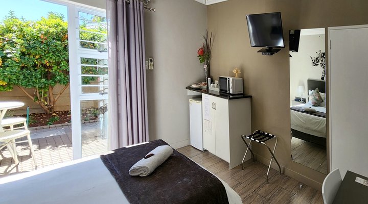 Green Kalahari Guesthouse