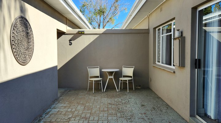 Green Kalahari Guesthouse