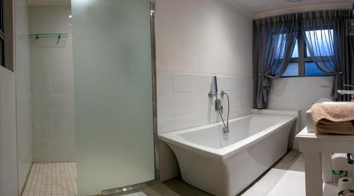 Woodcliffe Country House