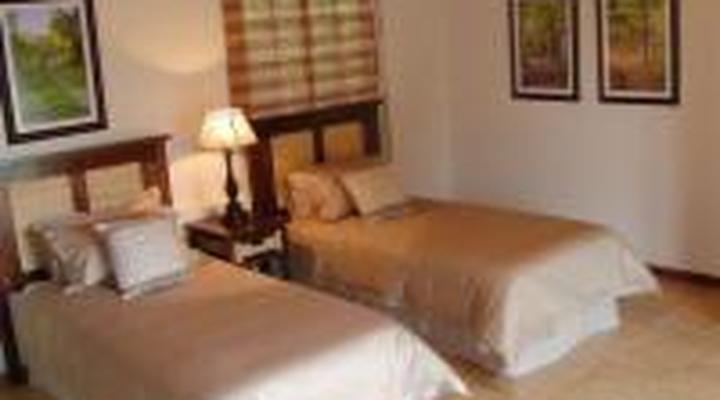 The Old Hatchery Mountain Retreat & Waterfall Restaurant & Pub