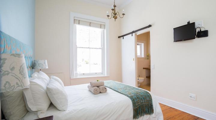 6 on Scott Guesthouse