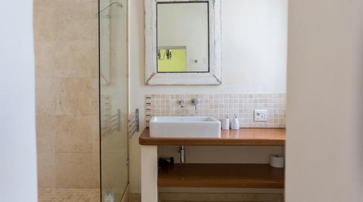 6 on Scott Guesthouse