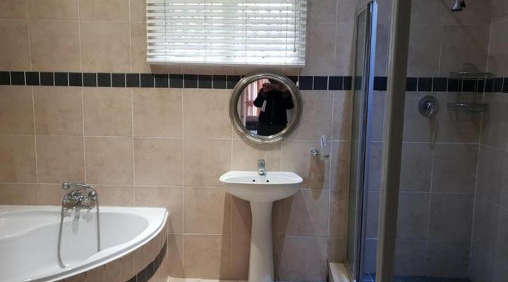 Edwaleni guest lodge