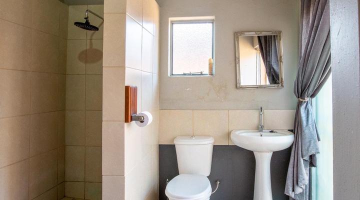 Equeen Inn at Castle Da Angelo