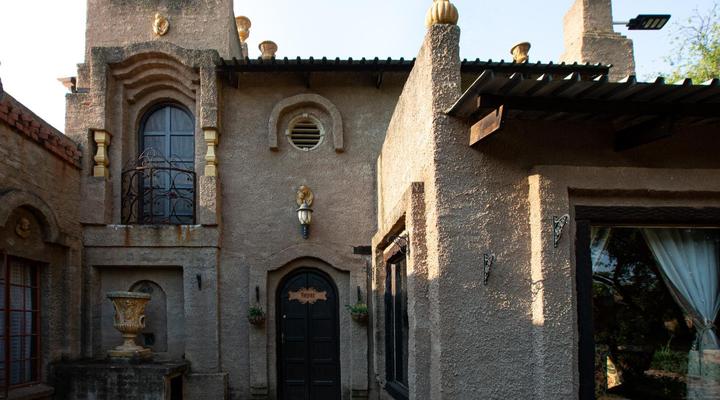 Equeen Inn at Castle Da Angelo