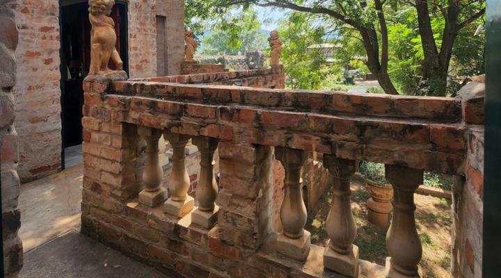 Equeen Inn at Castle Da Angelo