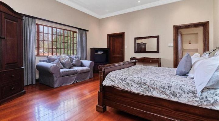 Rose Road Manor - Houghton Estate