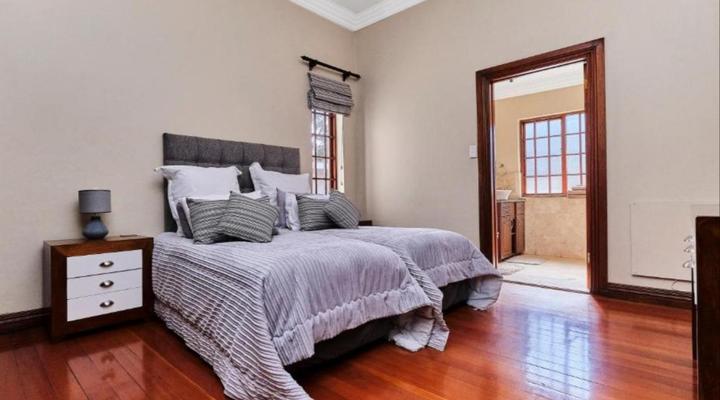 Rose Road Manor - Houghton Estate