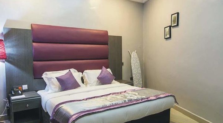 Le Paris Continental Hotel