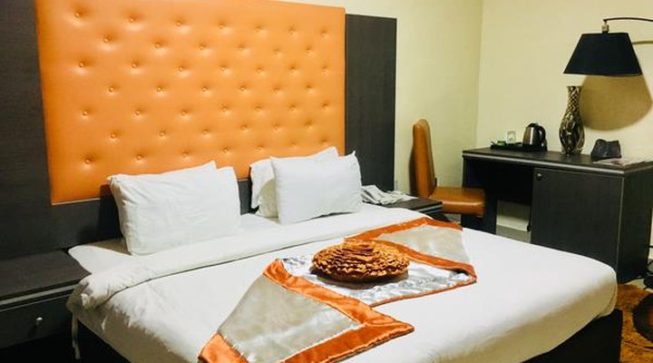 Le Paris Continental Hotel