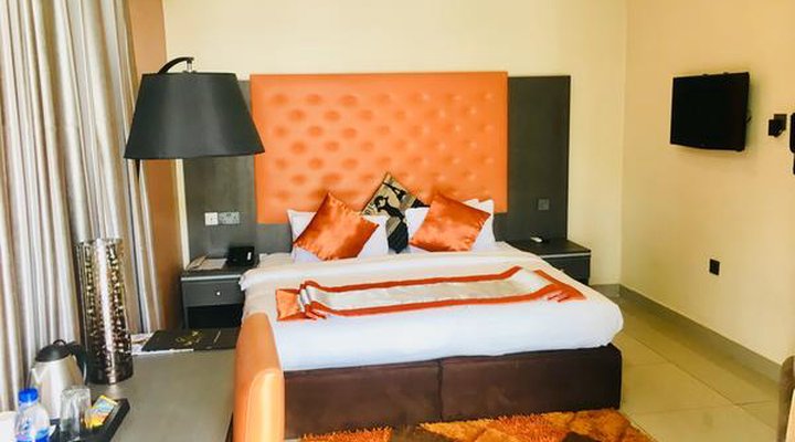 Le Paris Continental Hotel