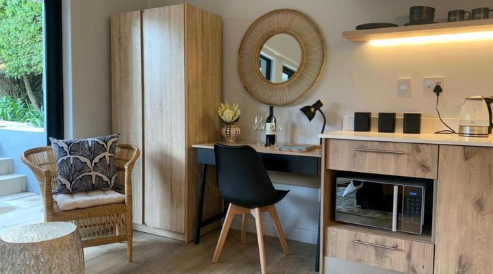 Constantia Winelands Lodge