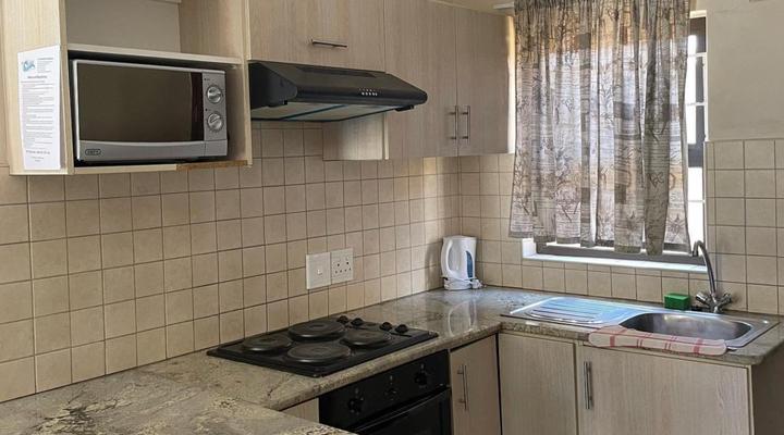 La Coastal Guesthouse