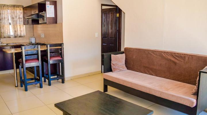 La Coastal Guesthouse