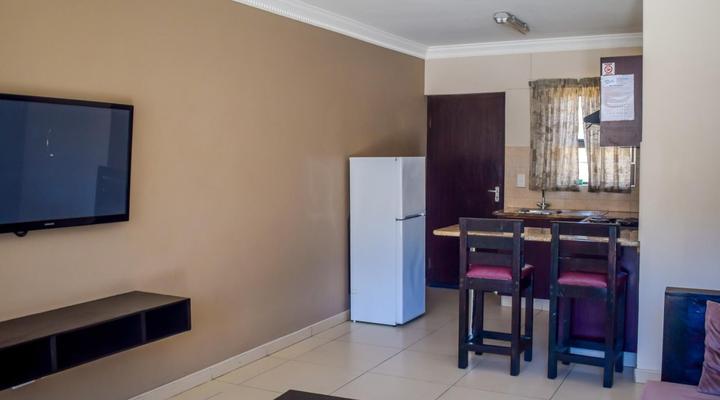 La Coastal Guesthouse