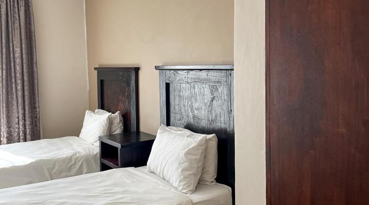 La Coastal Guesthouse