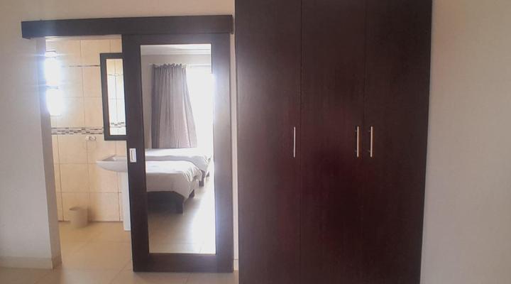 La Coastal Guesthouse