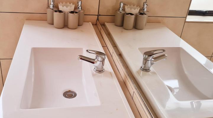 Mzilikazi Guesthouse & Tours