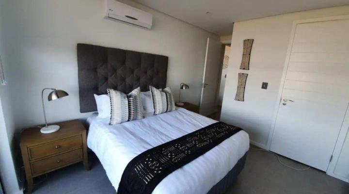 Luxury Apartment near the Airport with Sea View