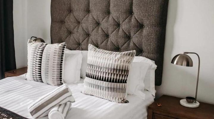 Luxury Apartment near the Airport with Sea View