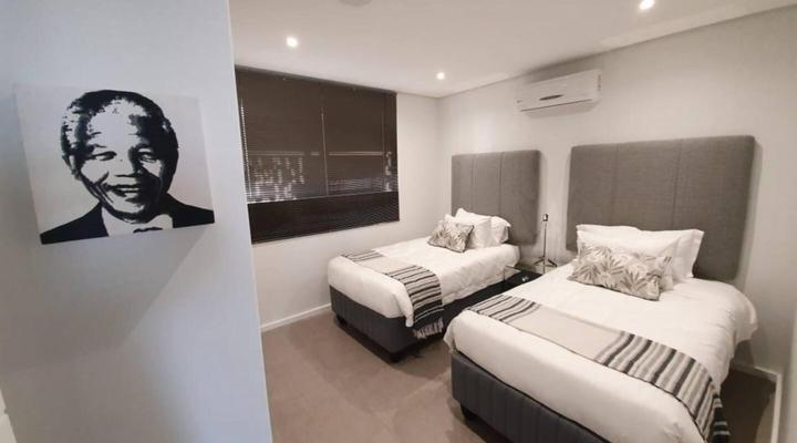 Luxury Apartment near the Airport with Sea View