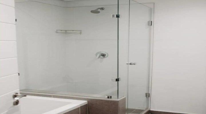 Luxury Apartment near the Airport with Sea View