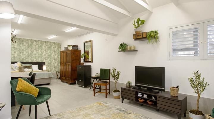 28 on Belmont self-catering Studio