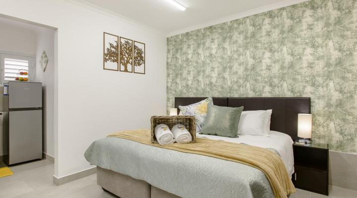 28 on Belmont self-catering Studio