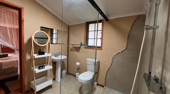 Croc's Nest Bush Lodge