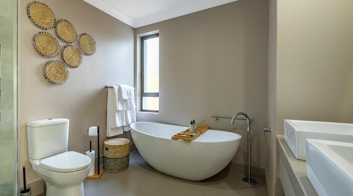 Ingwenkala Luxury Safari Lodge