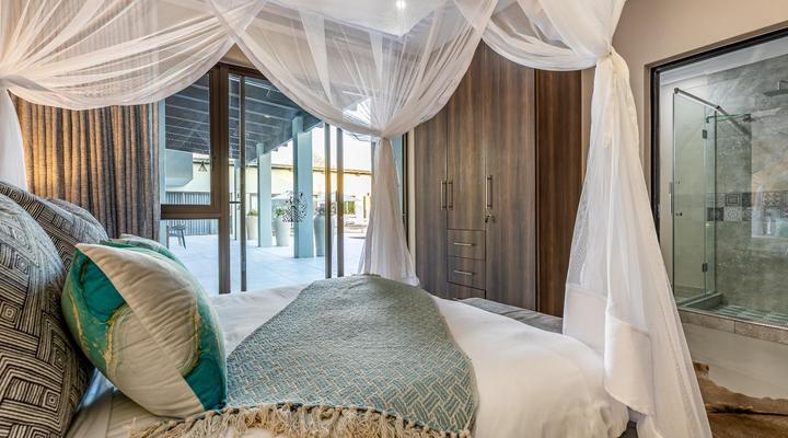 Ingwenkala Luxury Safari Lodge