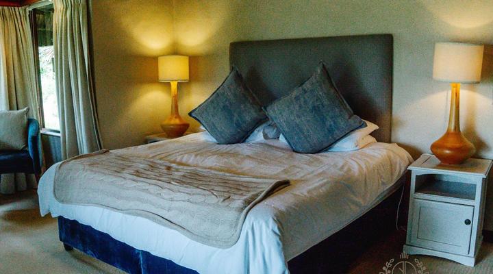 Pleasant Places By Sanaandi