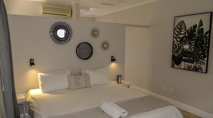 Jolly Jenny @ The Dunes