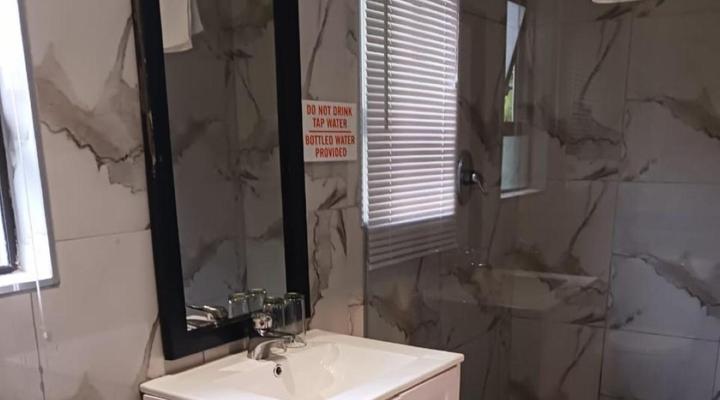 B Cubed Lodge and Restaurant