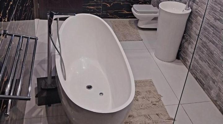 Whitehouse Guest Lodge