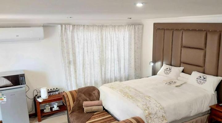 Whitehouse Guest Lodge