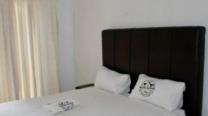 Whitehouse Guest Lodge