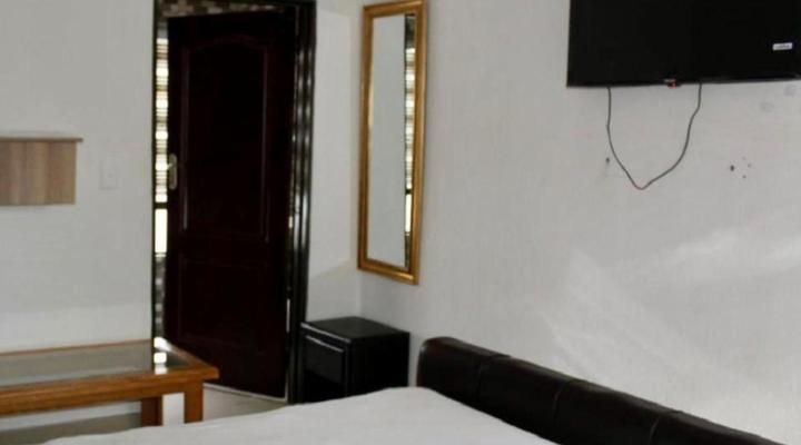 Whitehouse Guest Lodge