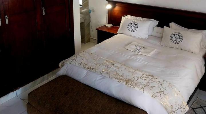 Whitehouse Guest Lodge