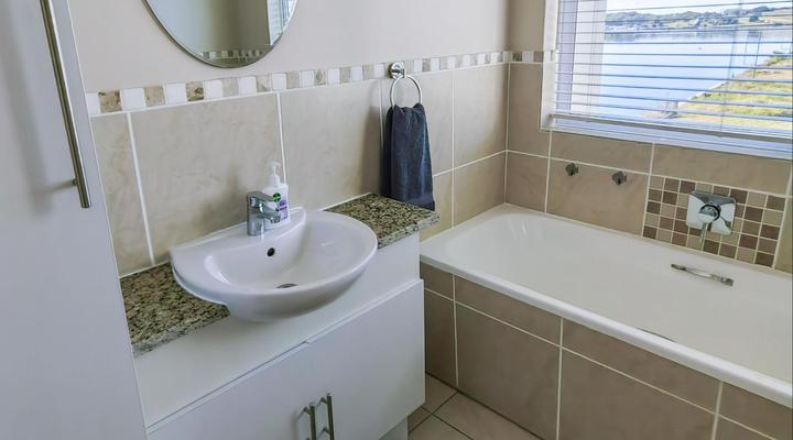 Water Views Apartment