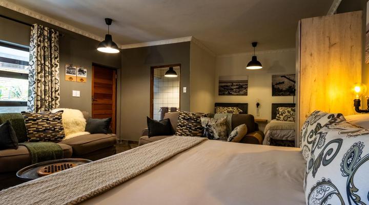 Hornbill Family Suites