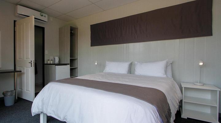 SleepOver Phabeni Gate