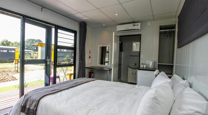 SleepOver Phabeni Gate