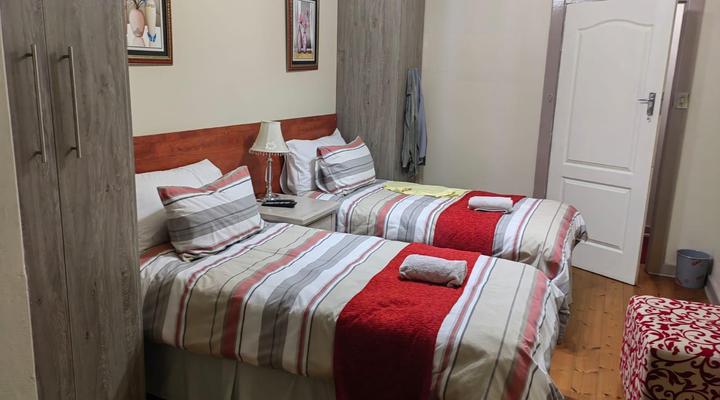 Sibahlenomhlambi Guest House