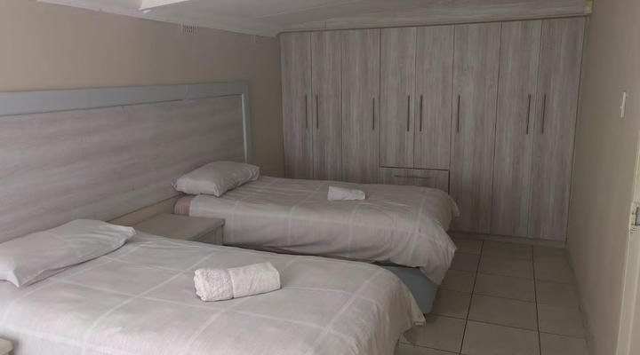 Sibahlenomhlambi Guest House