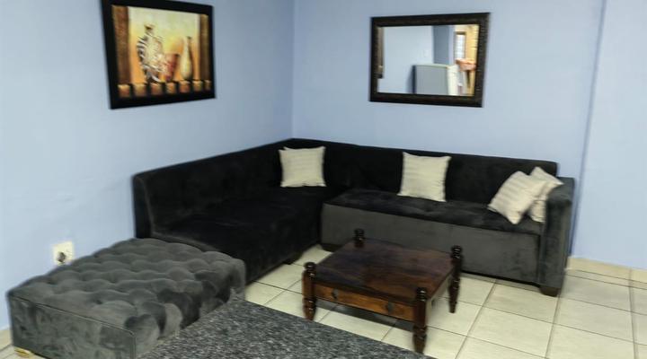 Sibahlenomhlambi Guest House