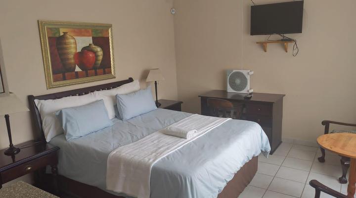 Sibahlenomhlambi Guest House