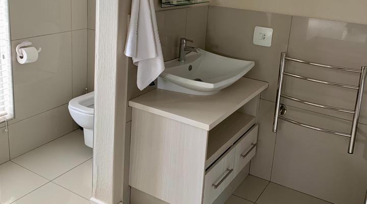 96 Meent Guest House