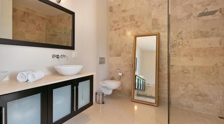 The Grange 11 by HostAgents